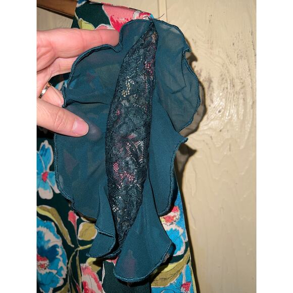 Susan Graver Top Womens Large Liquid Knit Lace Shoulder Detail Dark Floral Teal - Picture 2 of 8